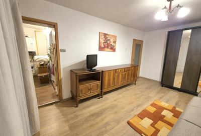 Vanzare apartament 2 camere decomandat etaj intermediar  Str.Carpatilor - 3