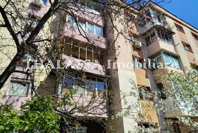 Apartament cu 2 camere decomandat în Rovine - 1