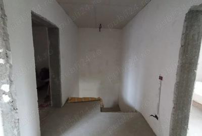 Casă cu 4 camere în Central - 2
