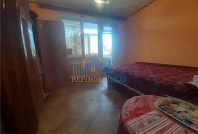 Apartament cu 3 camere semidecomandat în 1 Mai - 7