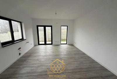 Casă cu Teren 300 Mp în Șimnicu de Jos - 12