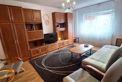 Apartament cu 2 camere decomandat, mobilat în Tractorul - 3