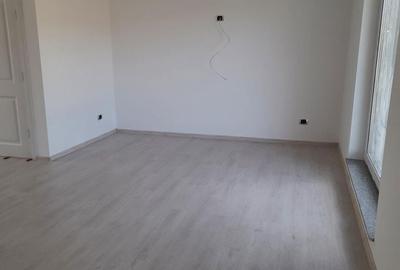 Casă cu 4 camere decomandat cu Teren 250 Mp în Burdujeni - 7