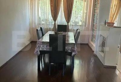 Casa de vanzare, 202 mp, zona Micro 17 - 2