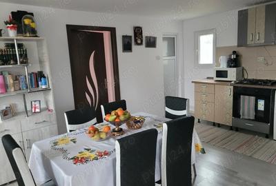 Vand casa, noua, mica si economa. - 2