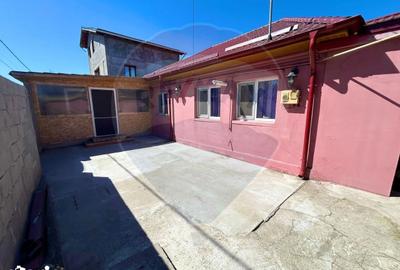 Casă cu 5 camere cu Teren 178 Mp în Central - 3