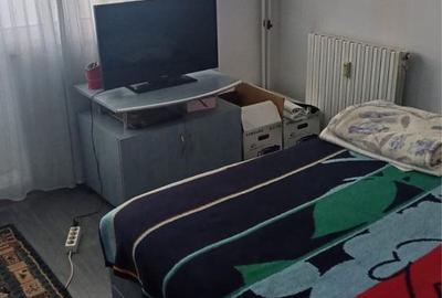 Apartament cu 3 camere decomandat în Rovine - 2