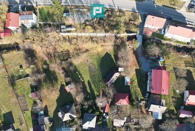 Casa de lemn, cu teren in Bor?a - 11