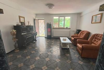 Casă cu 7 camere cu Teren 432 Mp în Fizicienilor - 5