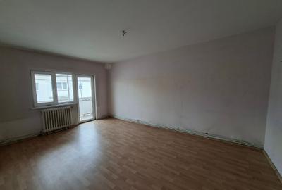 Apartament cu 3 camere în Liliacului - 1