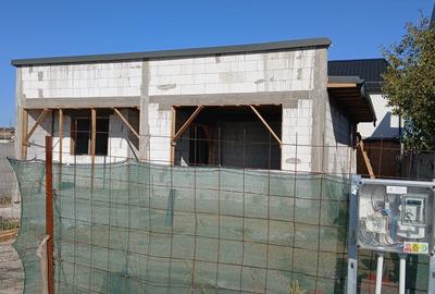 Casă cu 3 camere în Șimnicu de Jos