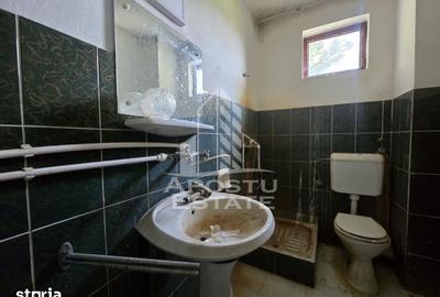 Casă cu 8 camere cu Teren 1140 Mp în Central - 8