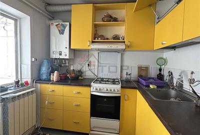 Apartament cu 3 camere decomandat în Frumoasa - 2