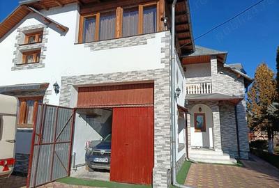 Casă cu 6 camere cu Teren 900 Mp în Pucioasa - 11