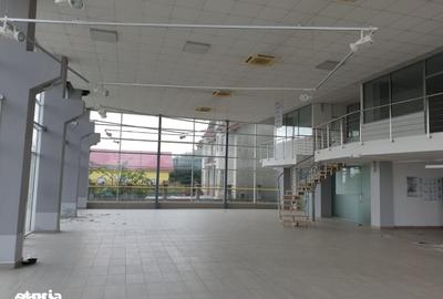 Spațiu comercial, de 1,496.07 mp, în Central - 7