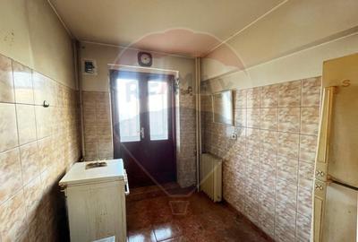 Vanzare apartament 3 camere, decomandat, Drumul Taberei - Bd. 1 Mai - 6