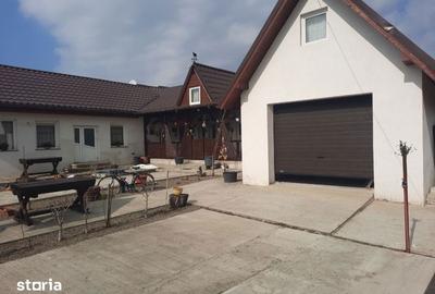 Casă cu 5 camere cu Teren 1280 Mp în Central
