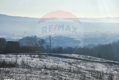 Teren de 5054 mp, în Dealul Malului - 5