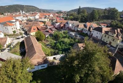 Teren de 1949 mp, în Central - 6