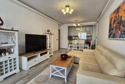 Apartament cu 3 camere decomandat, mobilat în Tractorul