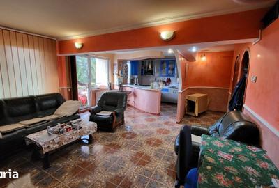 Apartament cu 3 camere decomandat în Centrul Civic