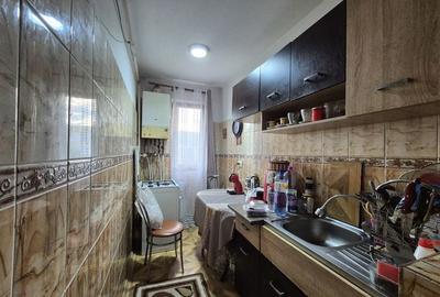 De vanzare Apartament 2 camere, Târgu Jiu, strada Olari - 4