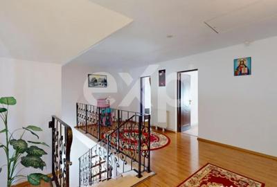 Casă cu 5 camere cu Teren 900 Mp în Central - 11