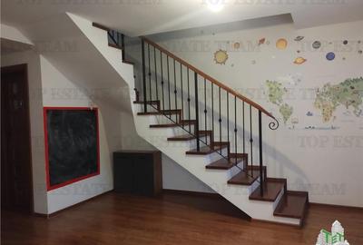 Casă cu 4 camere cu Canalizare în Central - 3