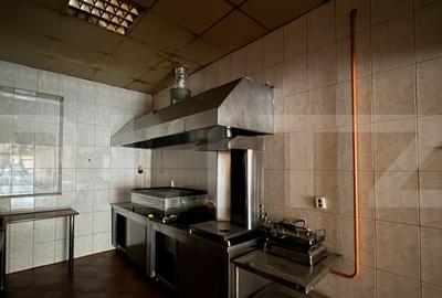 Spa?iu comercial central pretabil fast food, 80 mp, zona Un - 9
