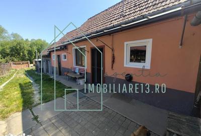 Casă cu 5 camere cu Teren 3502 Mp în Central - 3