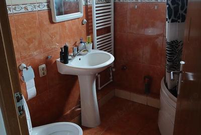 Casă cu 7 camere cu Teren 800 Mp în Aeroport - 9
