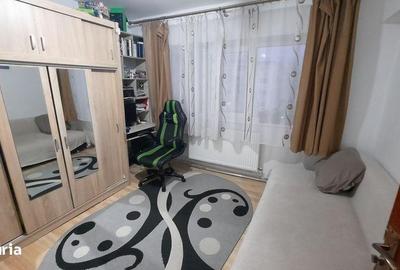 Apartament cu 3 camere decomandat în Radu Negru - 2
