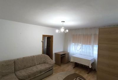 Apartament cu 2 camere semidecomandat în Milcov - 1