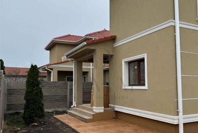 Duplex despartit prin garaj - zona excelenta - toate utilita