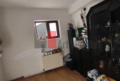 Casă individuală cu 4 camere cu Canalizare în Giulești - 14