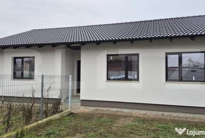 Casă cu 4 camere cu Teren 400 Mp în Vetiș - 4