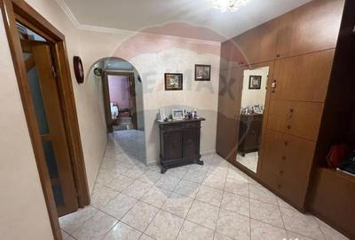 Apartament cu 3 camere decomandat în Central - 3