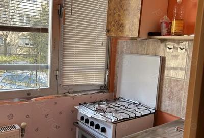 Garsonieră decomandată în Decebal - 2