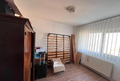 Apartament cu 3 camere decomandat în Astra - 8