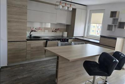 Apartament cu 2 camere decomandat în Tractorul - 3