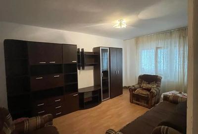 Apartament 3 camere, str Petrolistilor, etaj 3 - 9