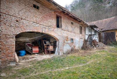 Casă cu 8 camere cu Canalizare în Central - 11