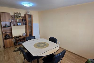Apartament cu 3 camere în Central - 1