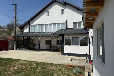 Casă cu 4 camere în Ciobănești - 1