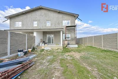 Duplex cu 4 camere cu Canalizare în Moșnița Nouă - 1