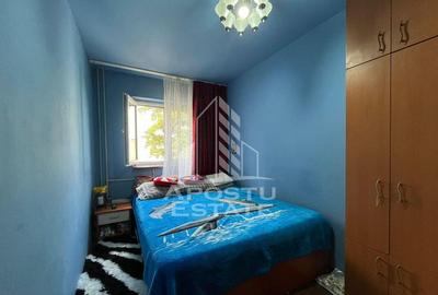 Apartament cu 3 camere, semidecomandat, etaj intermediar,... - 1