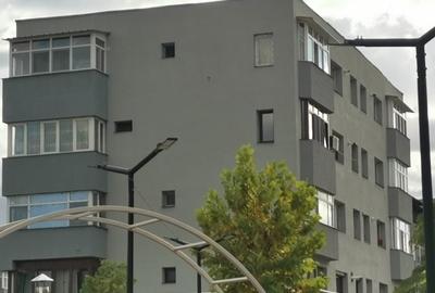 Vand apartament 4 camere,bl L1, decomandat, in centru Rovinari, - 2