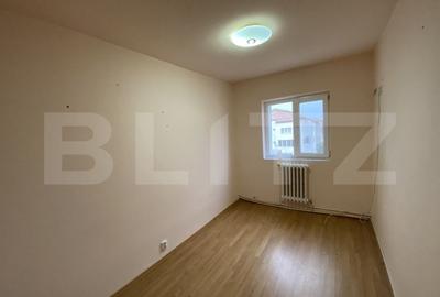 Apartament de 3 camere  in suprafata de 54 mp, zona Bradet - 3