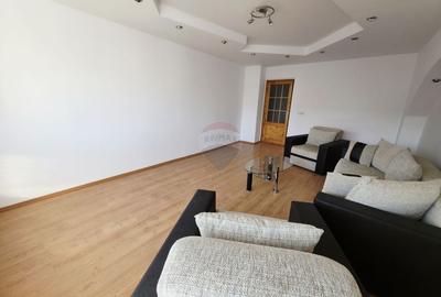 Apartament cu 2 camere decomandat în 1 Mai - 7