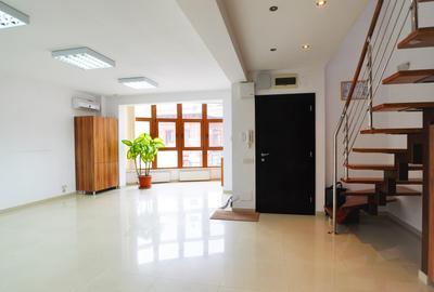 Birou, de 160 mp, în P-ța Victoriei - 2